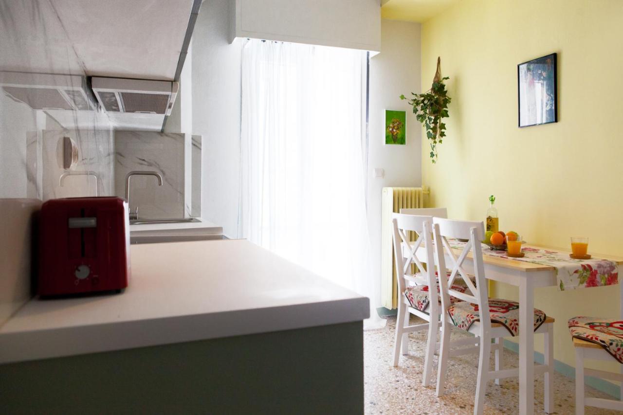 Noussas Apartment Ateny Zewnętrze zdjęcie